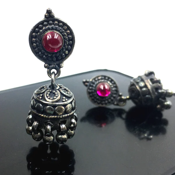 Silver Jhumka earrings